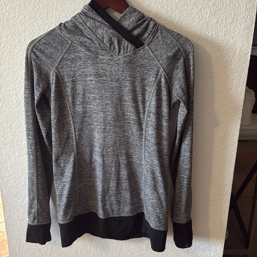 Lululemon hoodie size 6